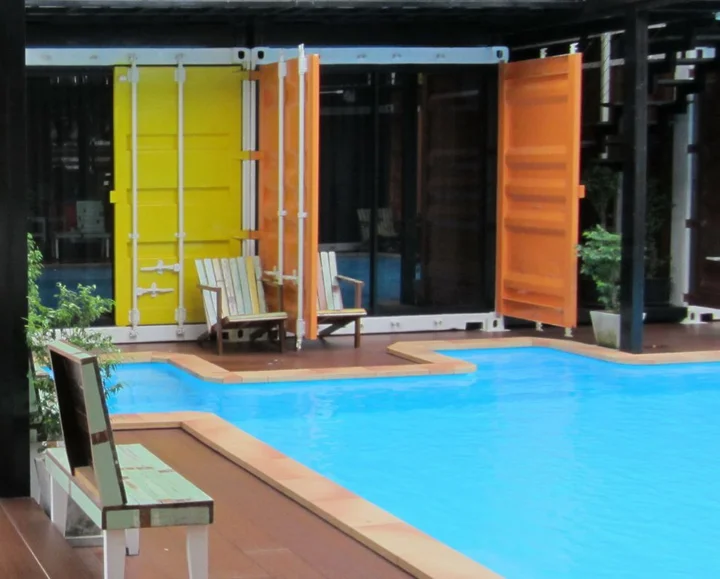 Чумпхон: Retro Box Hotel