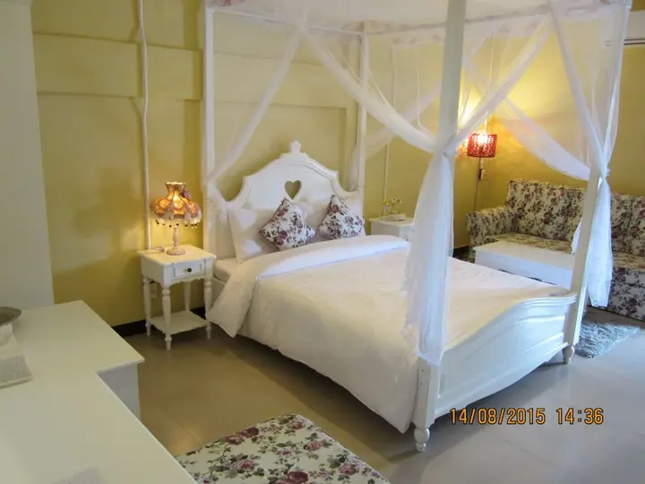 Чумпхон: Retro Box Hotel