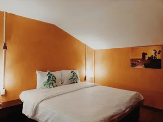 Чумпхон: Retro Box Hotel