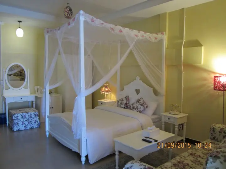 Чумпхон: Retro Box Hotel