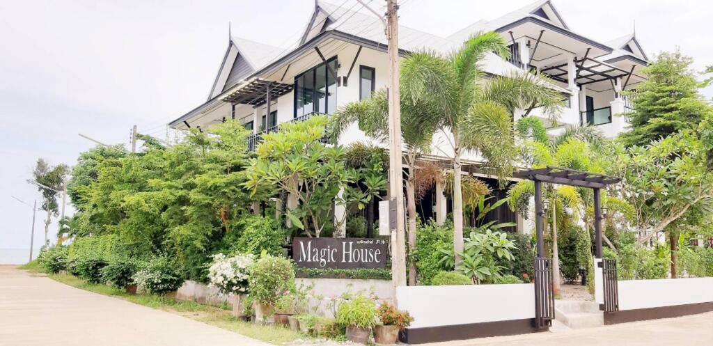 Чумпхон: Magic House