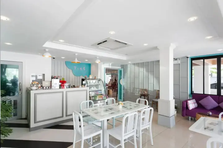 Пхукет: The Tint at Phuket town