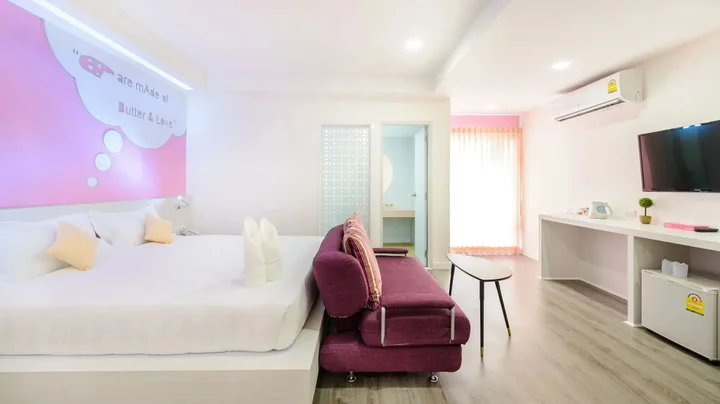 Пхукет: The Tint at Phuket town