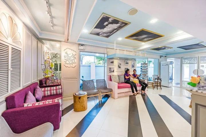 Пхукет: The Tint at Phuket town
