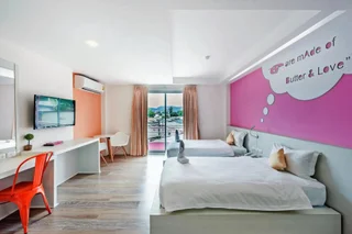 Пхукет: The Tint at Phuket town