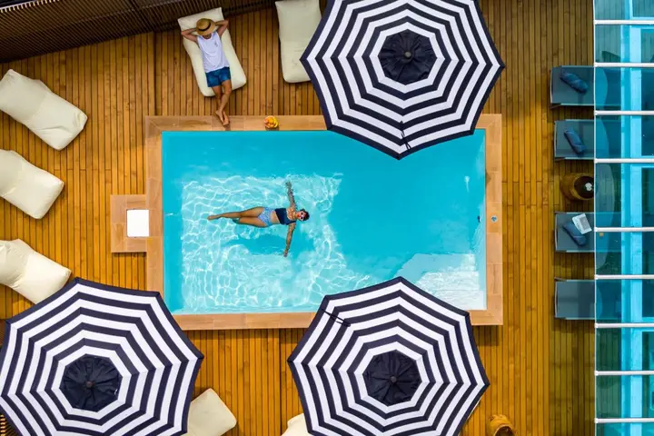 Пхукет: The Tint at Phuket town