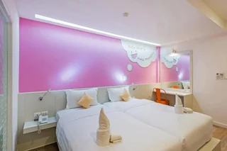 Пхукет: The Tint at Phuket town