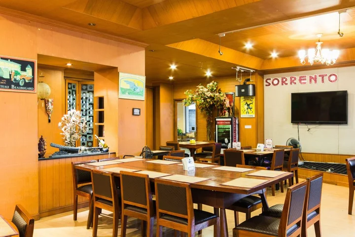 Кхонкэн: Roma Hotel