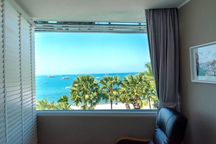 Паттайя: The Beach Front Resort Pattaya  - SHA Plus