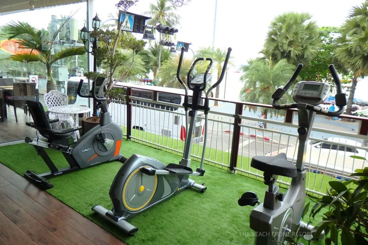 Паттайя: The Beach Front Resort Pattaya  - SHA Plus