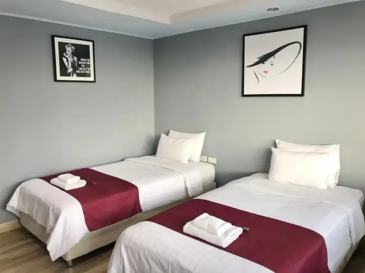 Паттайя: The Beach Front Resort Pattaya  - SHA Plus