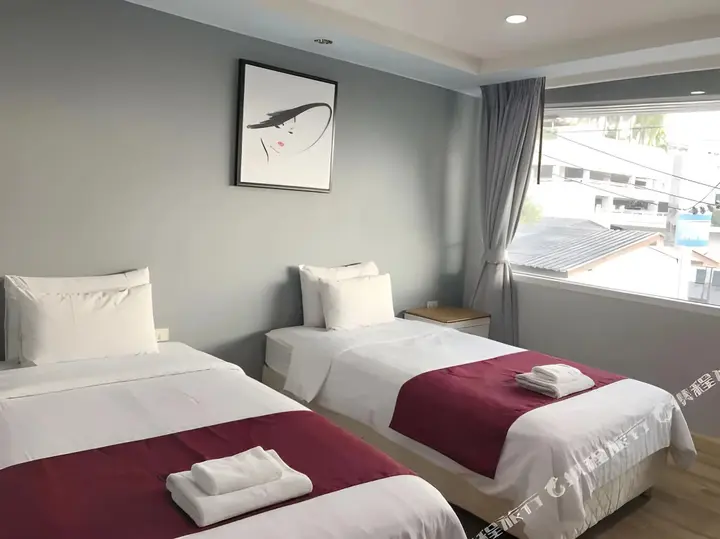 Паттайя: The Beach Front Resort Pattaya  - SHA Plus