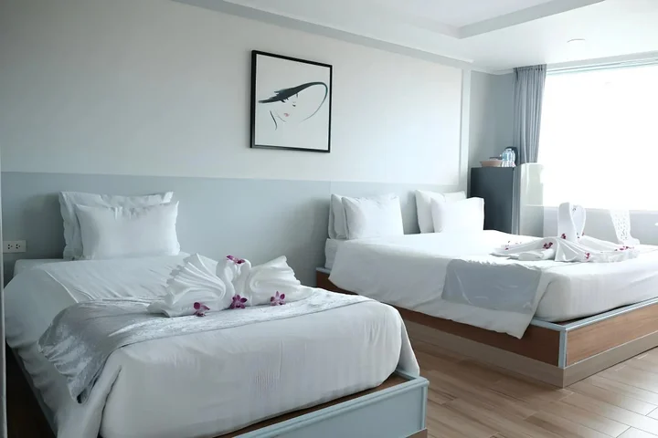 Паттайя: The Beach Front Resort Pattaya  - SHA Plus