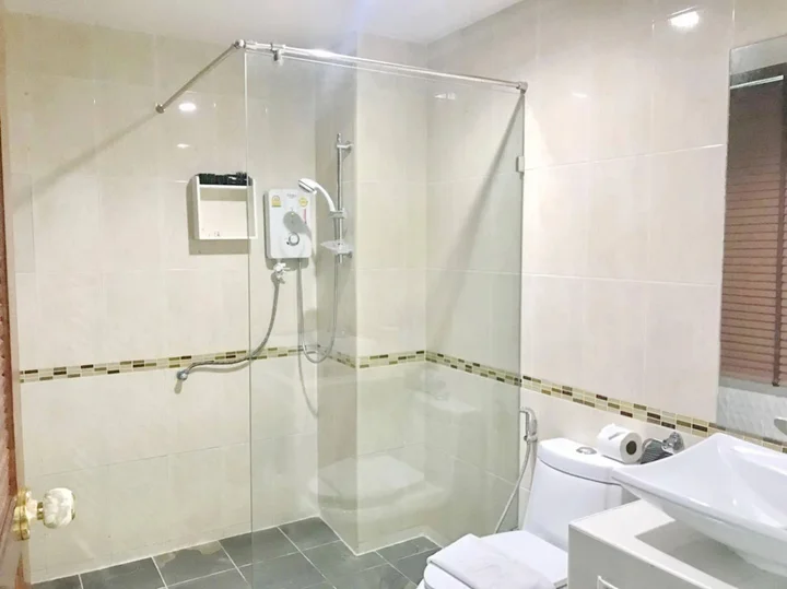Паттайя: The Beach Front Resort Pattaya  - SHA Plus