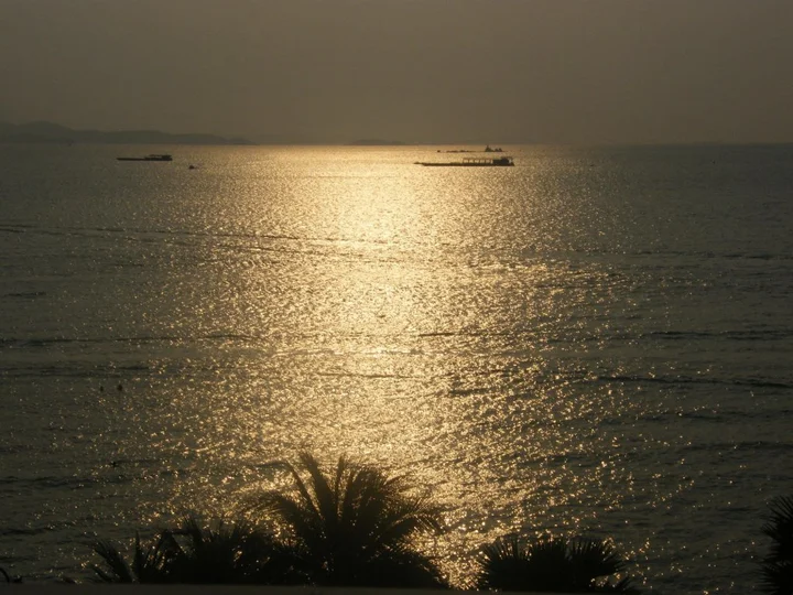 Паттайя: The Beach Front Resort Pattaya  - SHA Plus