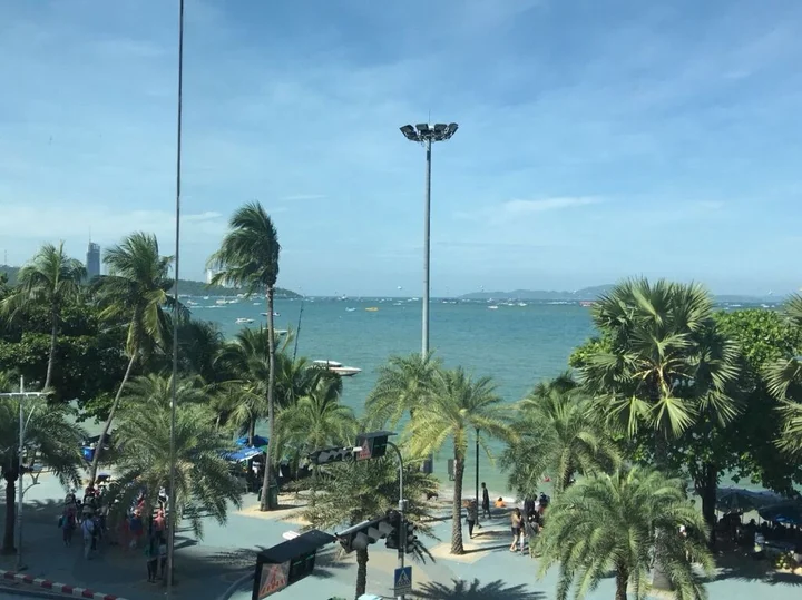 Паттайя: The Beach Front Resort Pattaya  - SHA Plus