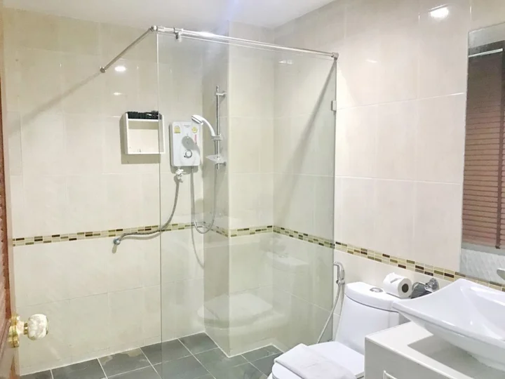Паттайя: The Beach Front Resort Pattaya  - SHA Plus