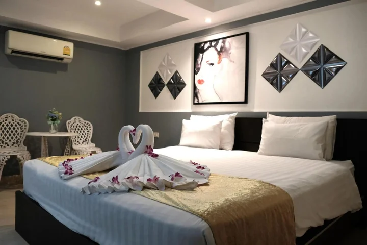 Паттайя: The Beach Front Resort Pattaya  - SHA Plus