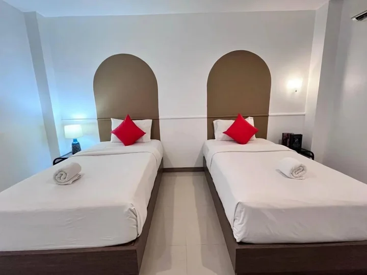 Бури Рам: The S Hotel