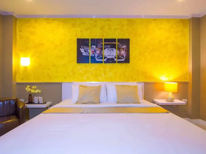 Бури Рам: The S Hotel