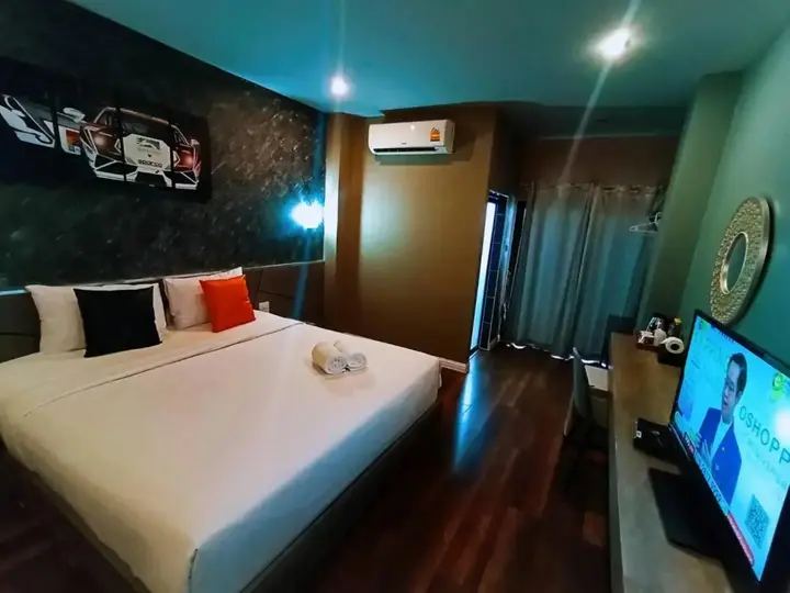 Бури Рам: The S Hotel
