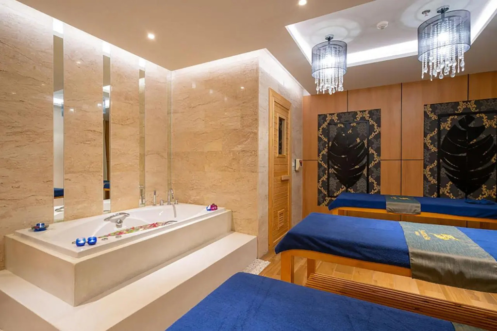 Патонг: The Marina Phuket Hotel