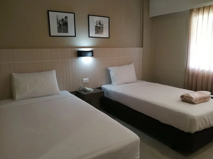 Кхлонг-Янг: Srivichai Hotel