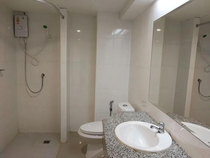 Кхлонг-Янг: Srivichai Hotel