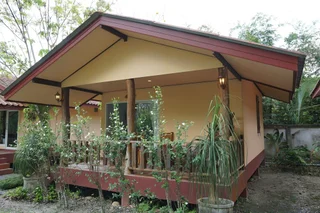 Лансака: Mahachai Resort