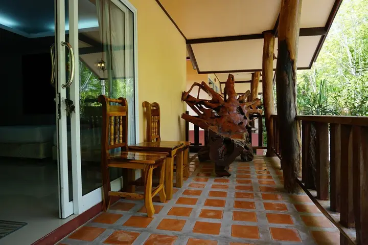 Лансака: Mahachai Resort