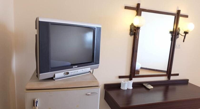 Исторический парк Kamphaeng Phet: Phet Hotel