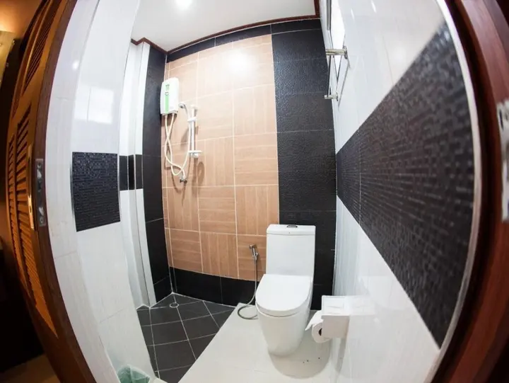 Кхонкэн: Euanjitt Chill House