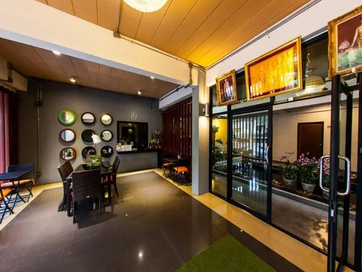 Кхонкэн: Euanjitt Chill House