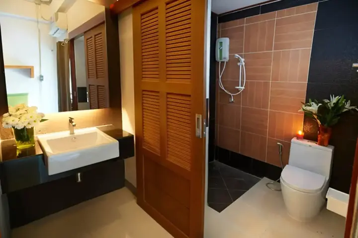 Кхонкэн: Euanjitt Chill House