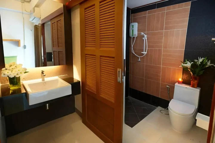 Кхонкэн: Euanjitt Chill House