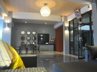 Кхонкэн: Euanjitt Chill House