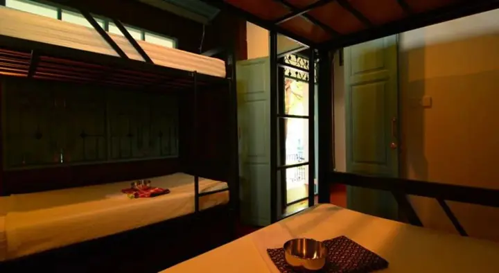 Бангкок: La Moon Hostel