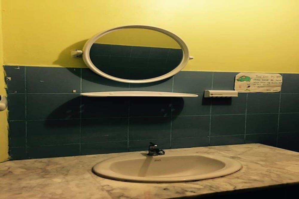 Паи: Nine House - Hostel