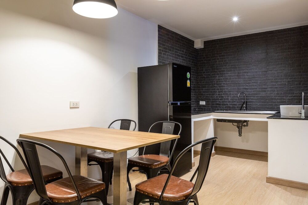 Бангкок: Отель ZEN Rooms Basic Rajprarop 5