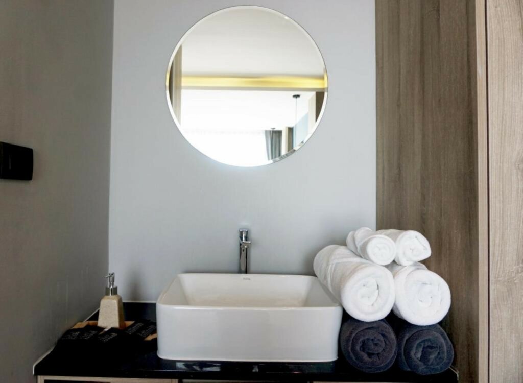 Муанг: Antiya Hotel Phuket