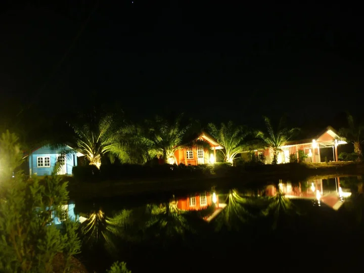 Сам-Рои-Йот: Maneemudjalin Resorts Farm Stay