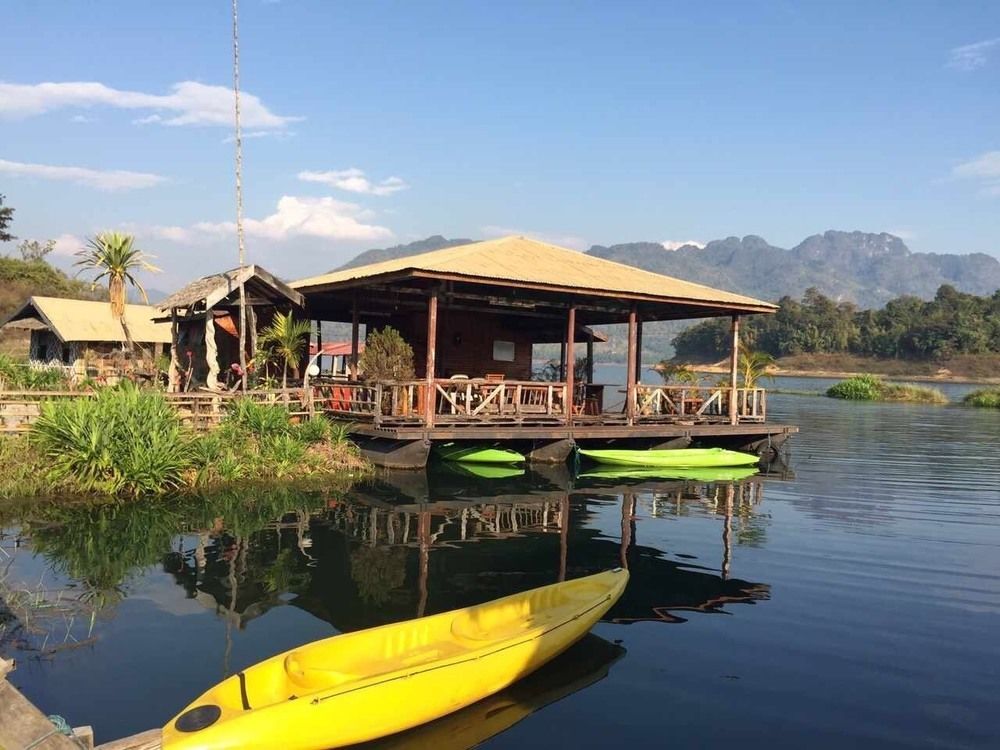 Тгонг-Фа-Фум: Tamarind Raft House