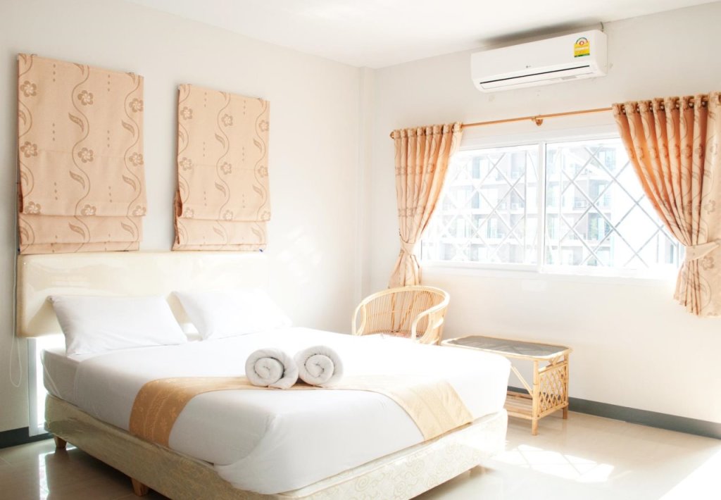 Паттайя: Gold Dolphin Pattaya