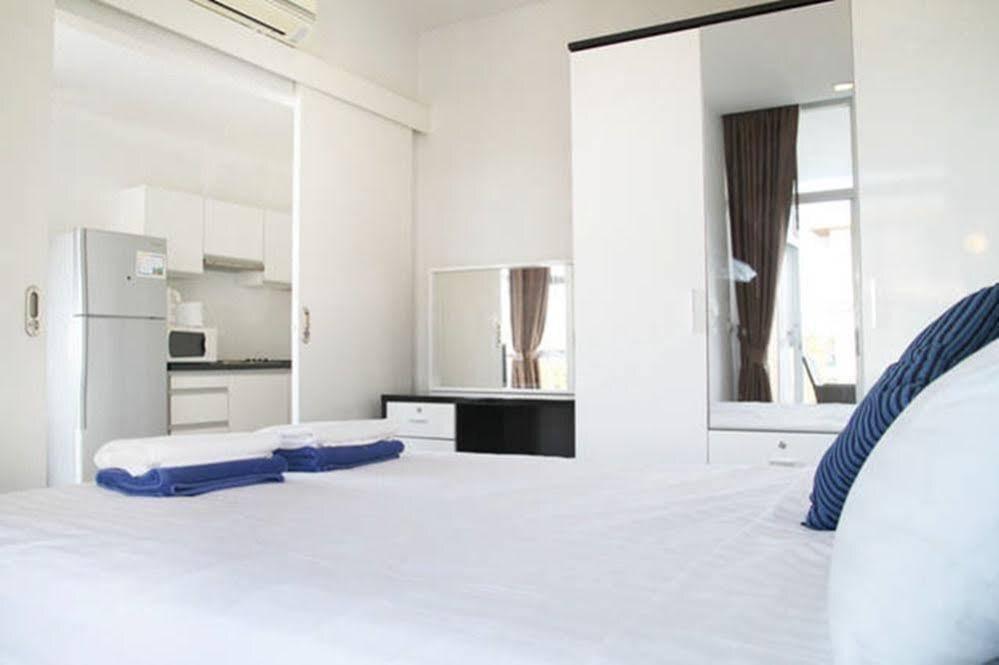 Краби: At Sea Condotel
