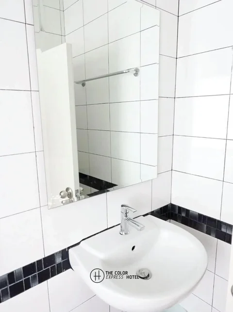Накхонситхаммарат: The Color Express Hotel