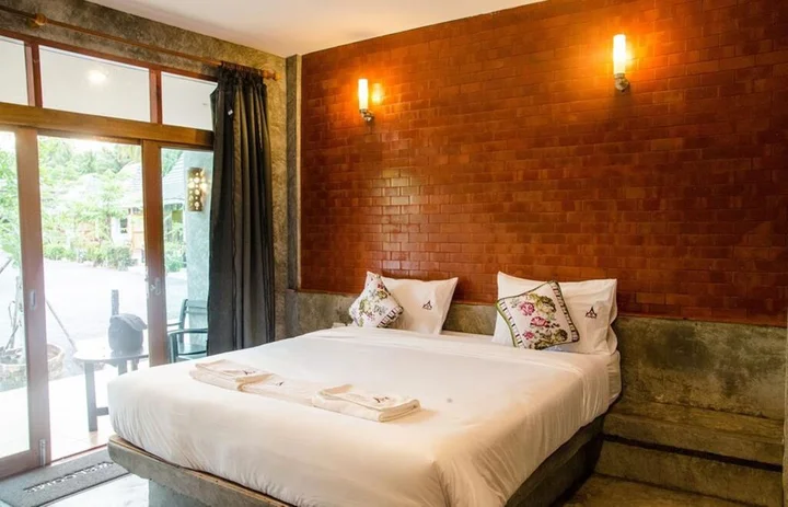 Сураттхани: Ruean Thai Nai Bang by Pansak Resort