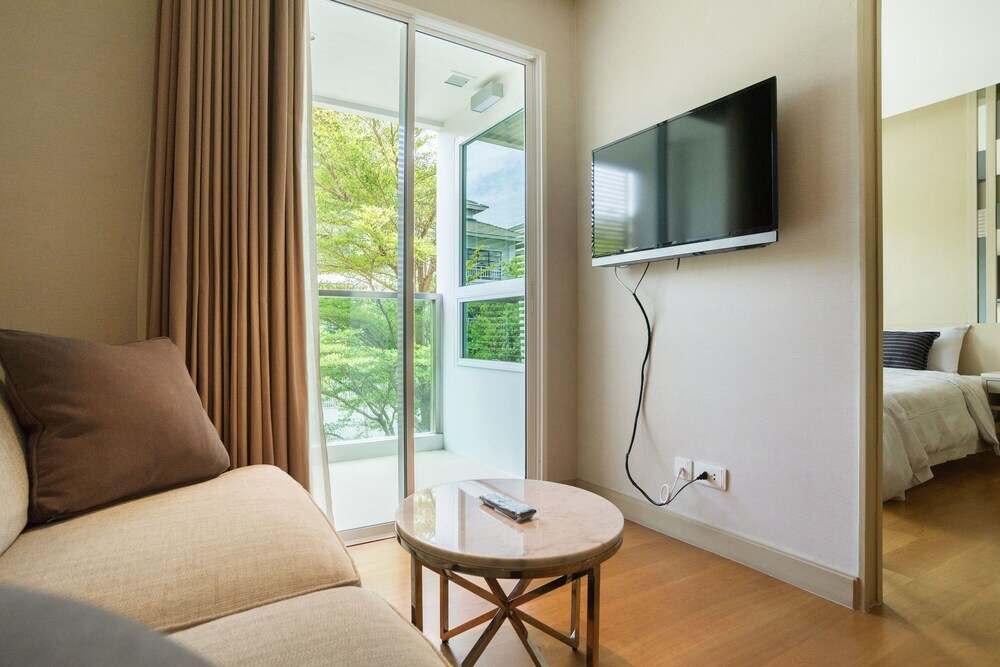 Lux Contemporary Condo By Favstay — фото 3