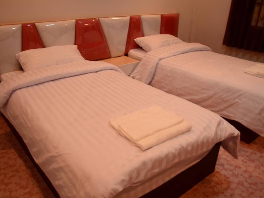 Сурин: The Phant Hotel