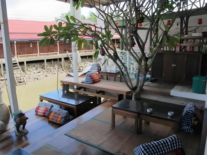 Ампхава: At Casa Guesthouse Amphawa