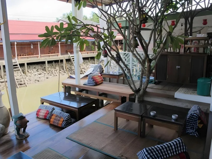 Ампхава: At Casa Guesthouse Amphawa